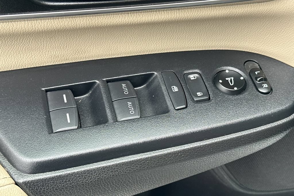 Used 2021 Honda CR-V Touring image 11