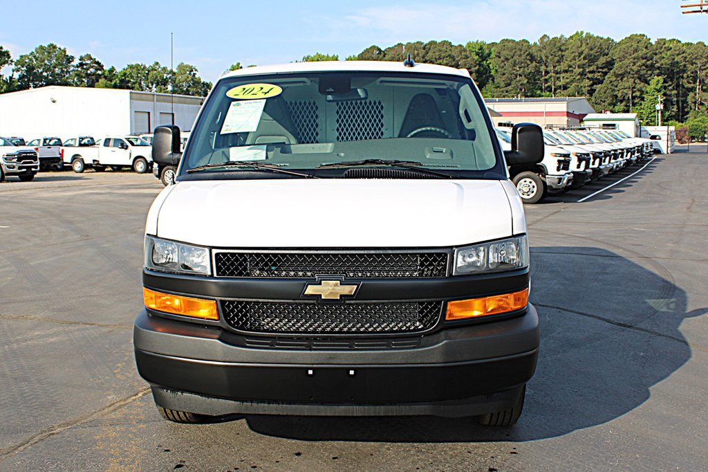 Used 2024 Chevrolet Express 2500 w/ Driver Convenience Package RWD image 13