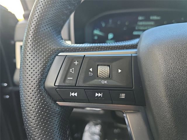 Used 2025 Mitsubishi Outlander SE image 24