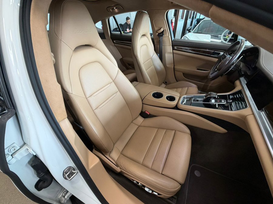 Used 2017 Porsche Panamera Turbo image 38