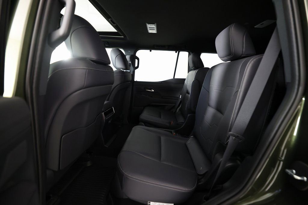 Used 2026 Lexus GX 550 w/ Accessory Package (2T) AWD/4WD image 16