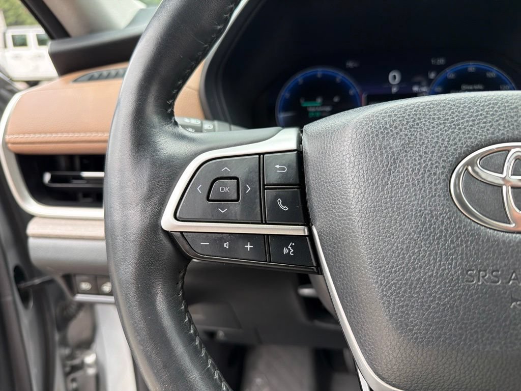 Used 2024 Toyota Grand Highlander AWD image 16