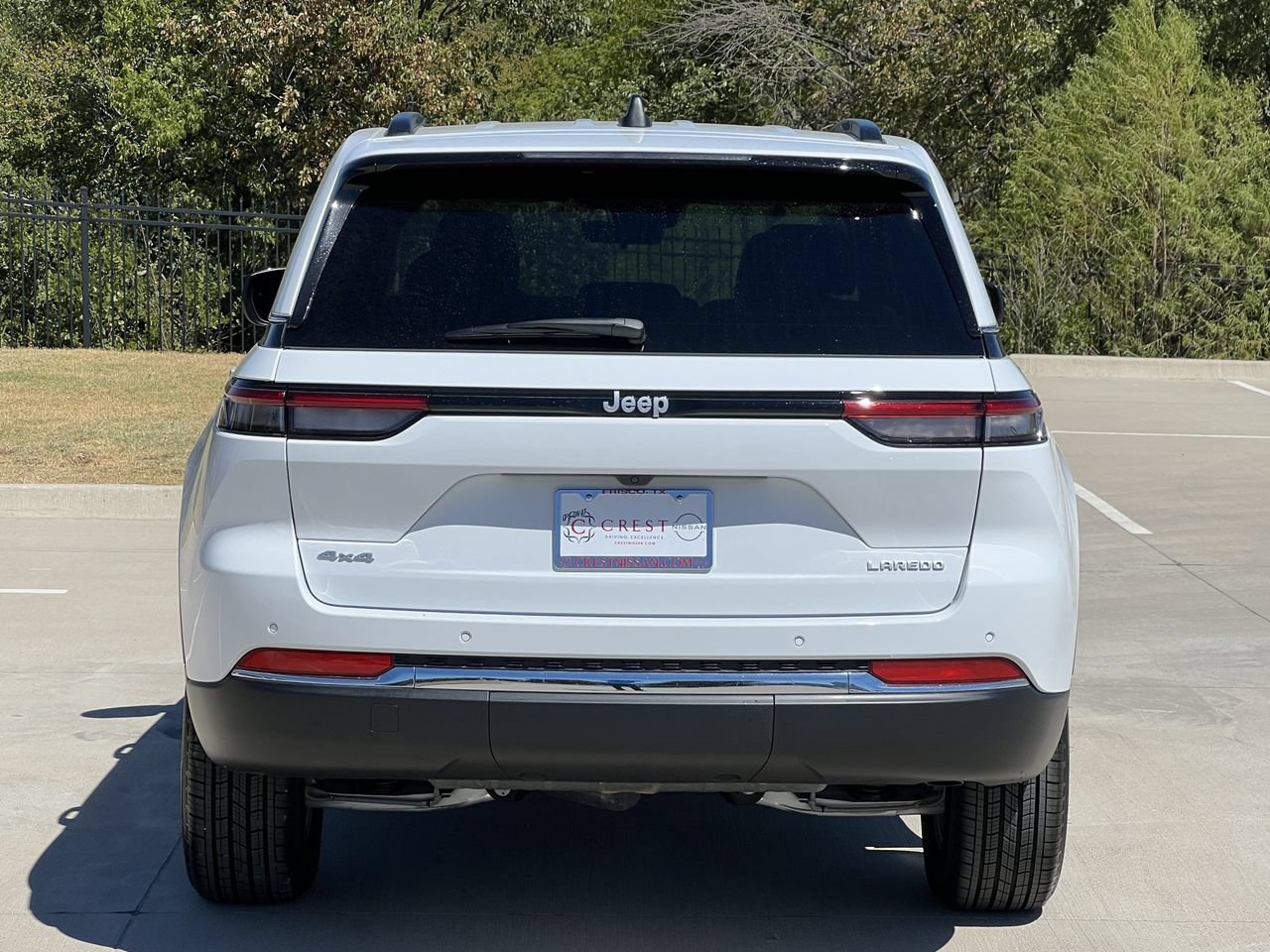 Used 2026 Jeep Grand Cherokee Laredo X AWD/4WD image 4