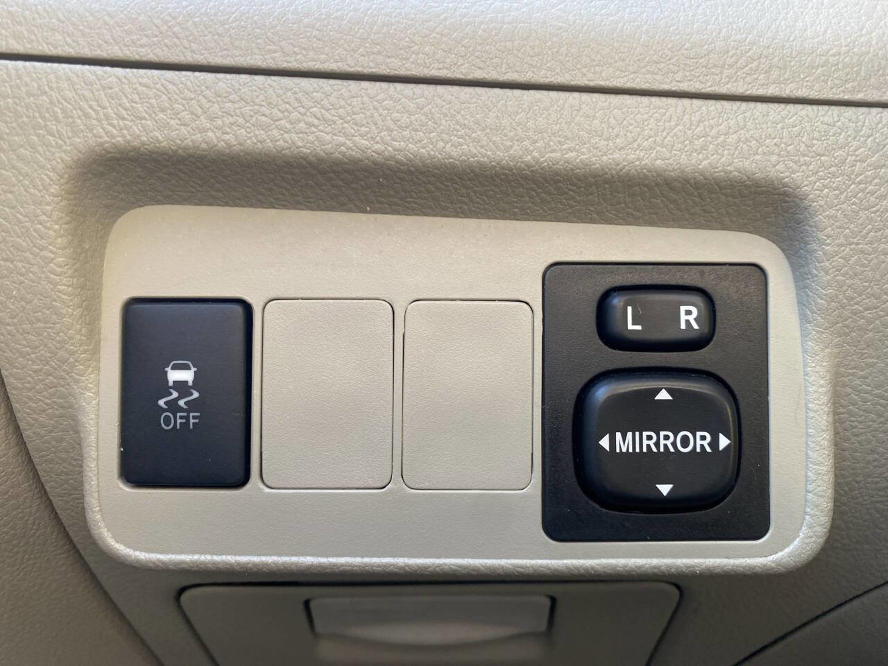 Used 2012 Toyota Corolla LE image 31