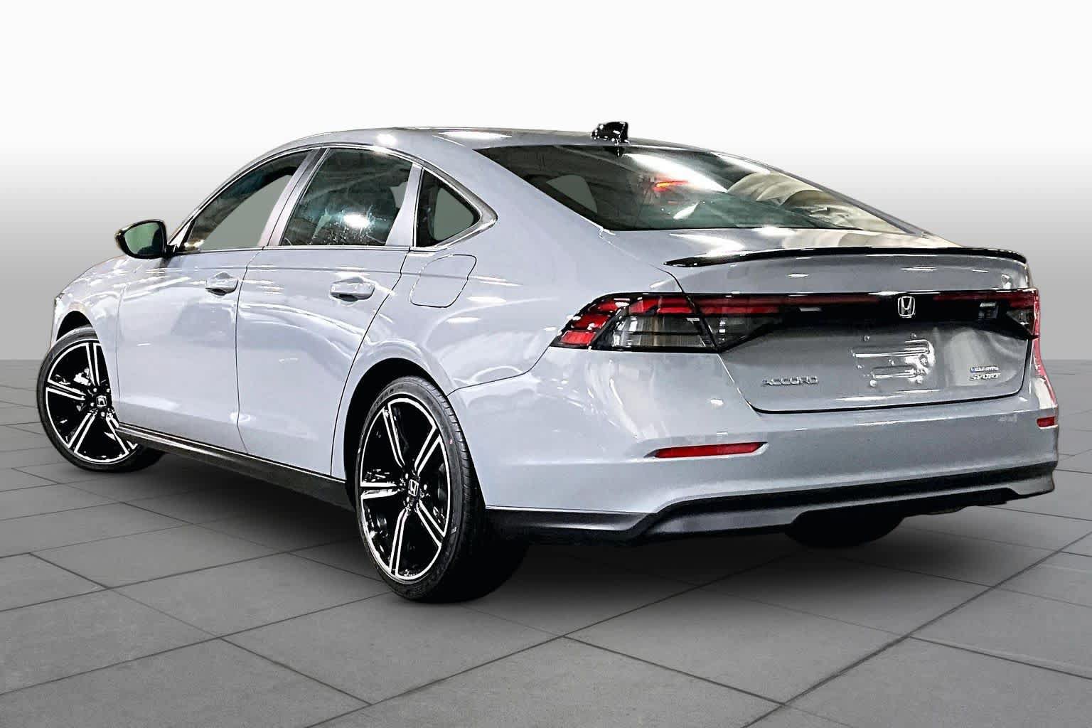 Used 2025 Honda Accord Sport image 12