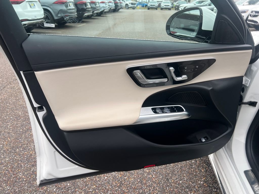 Used 2025 Mercedes-Benz E 350 4MATIC Sedan image 16