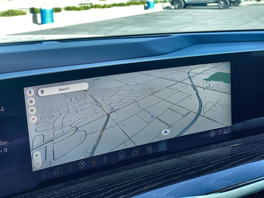 Used 2026 Cadillac Escalade IQL Luxury image 16