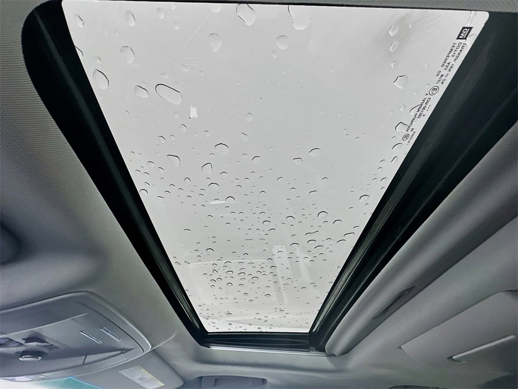 Used 2018 Chevrolet Suburban LT image 20