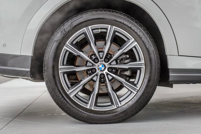 Used 2022 BMW X6 xDrive40i w/ M Sport Package AWD/4WD image 12