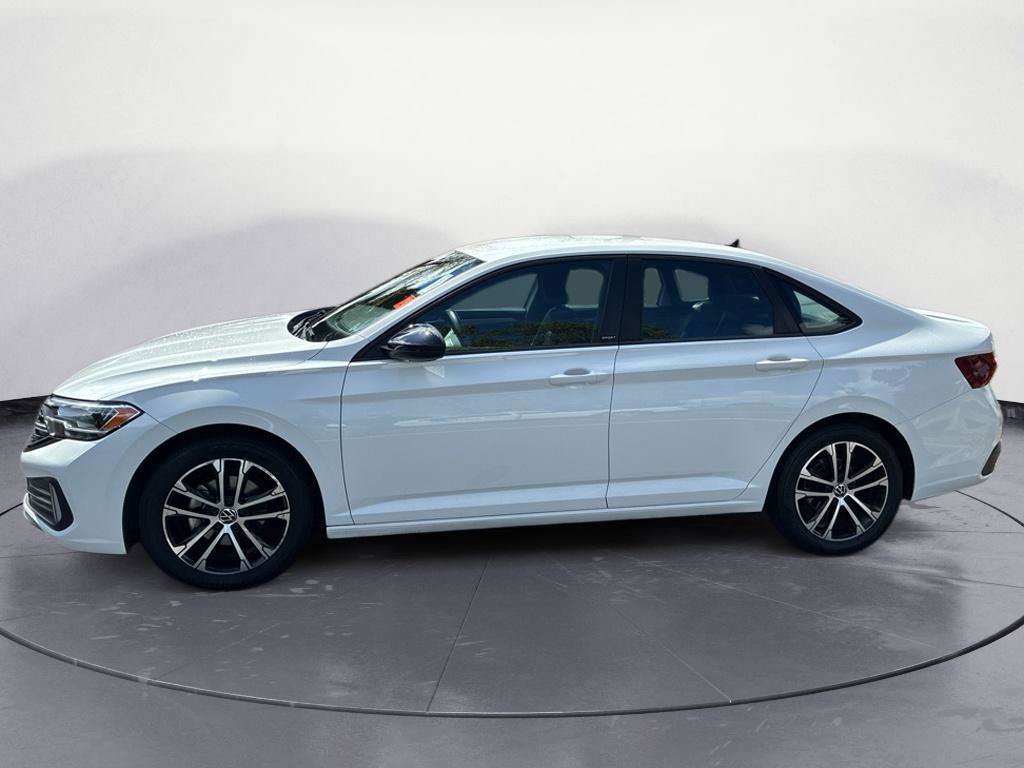 Used 2023 Volkswagen Jetta Sport FWD image 4