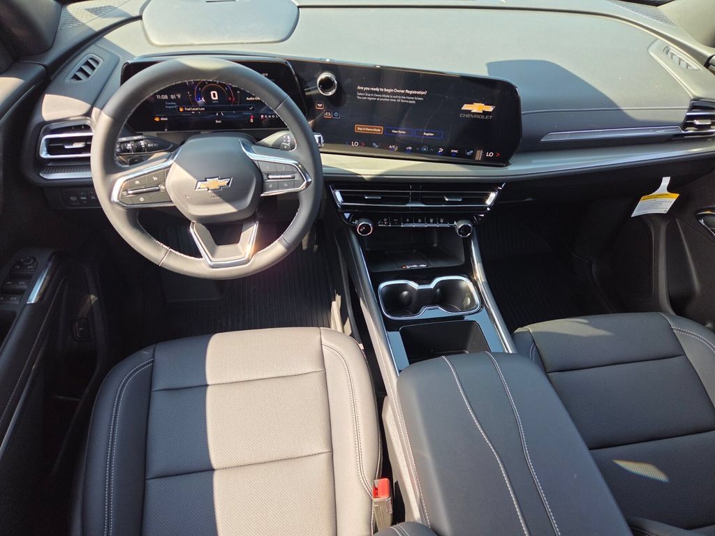 New 2027 Chevrolet Traverse LT w/ Sun and Wheel Package FWD image 7