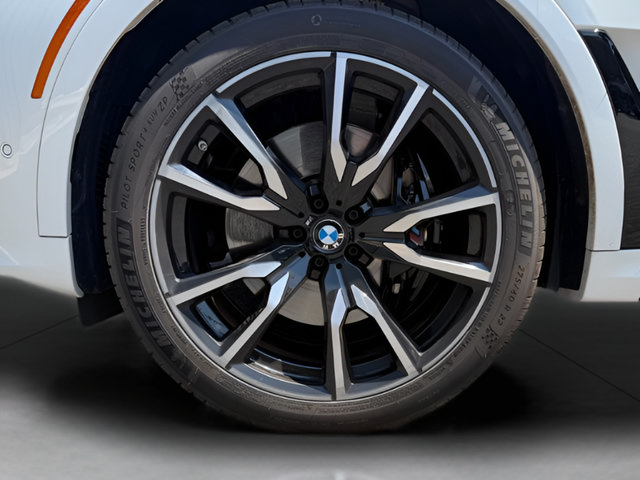Used 2022 BMW X7 xDrive40i w/ M Sport Package AWD/4WD image 38