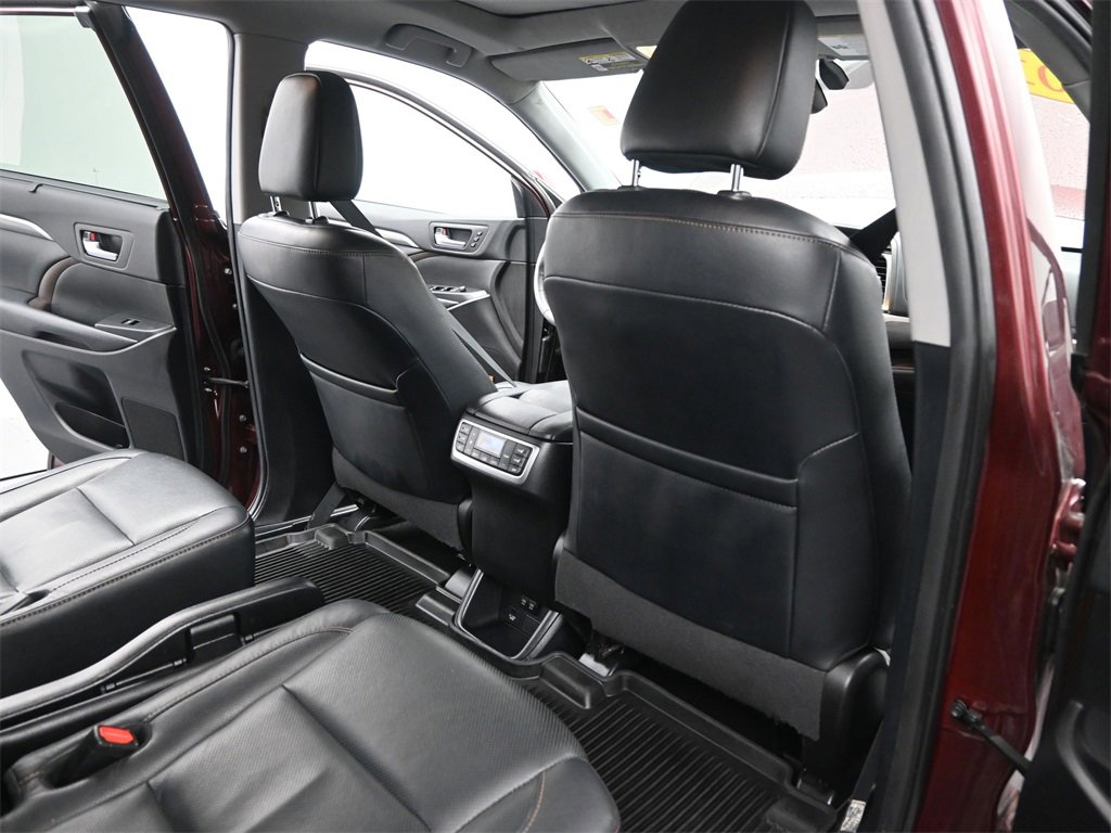 Used 2019 Toyota Highlander Limited Platinum image 22