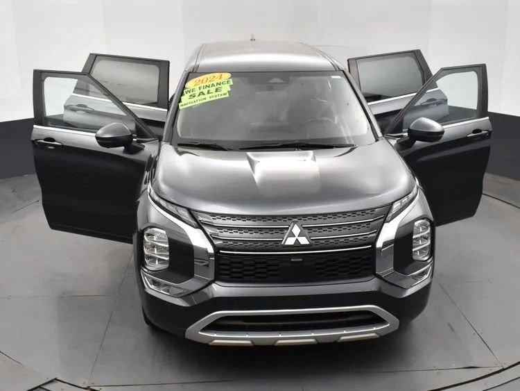 Used 2024 Mitsubishi Outlander FWD image 10