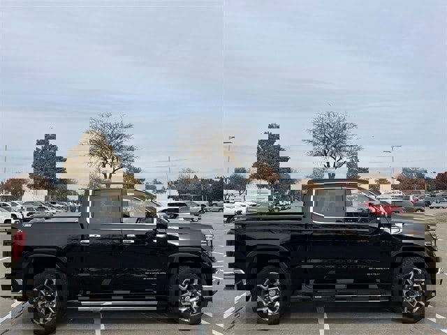 Used 2023 GMC Sierra 1500 SLT w/ SLT Premium Plus Package image 3