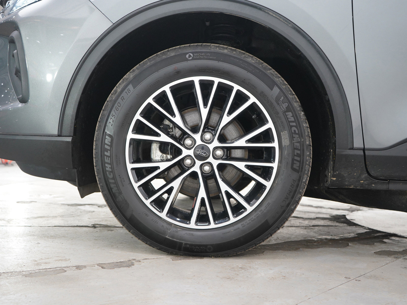 Used 2024 Ford Escape SE image 30