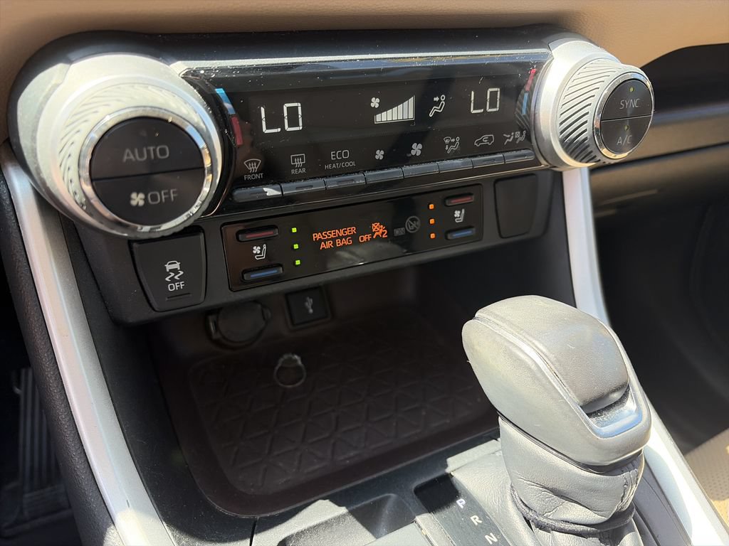 Used 2020 Toyota RAV4 Limited w/ Limited Grade Weather Package AWD/4WD image 24
