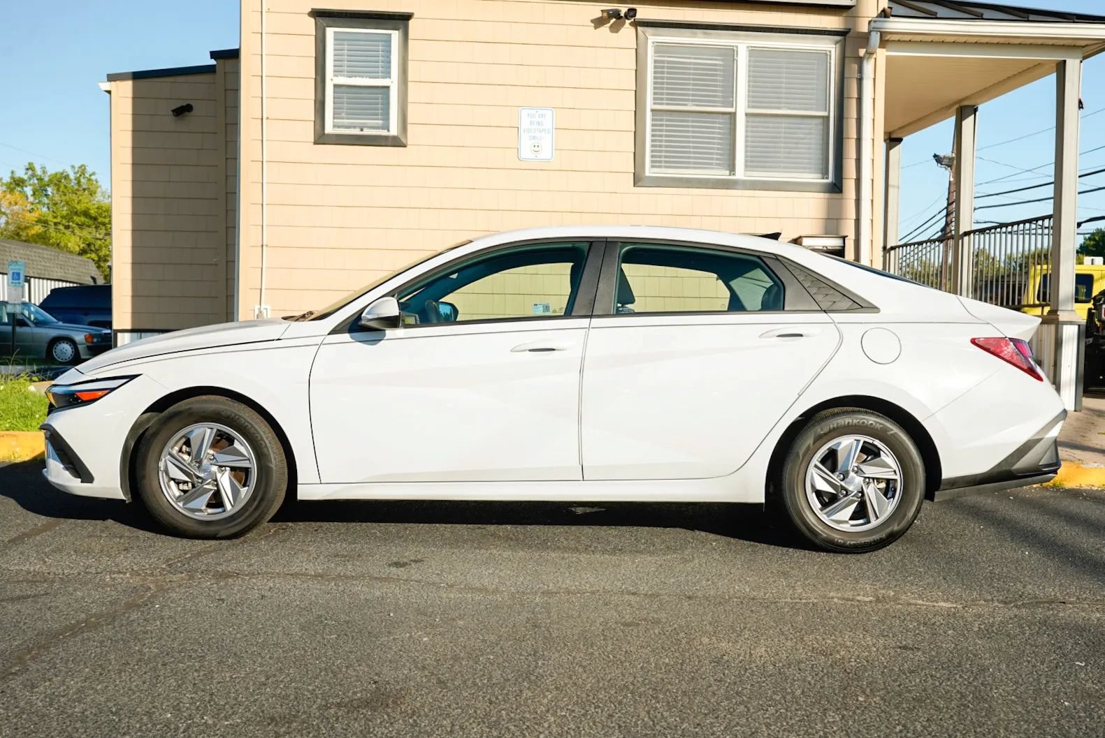 Used 2025 Hyundai Elantra SE FWD image 8