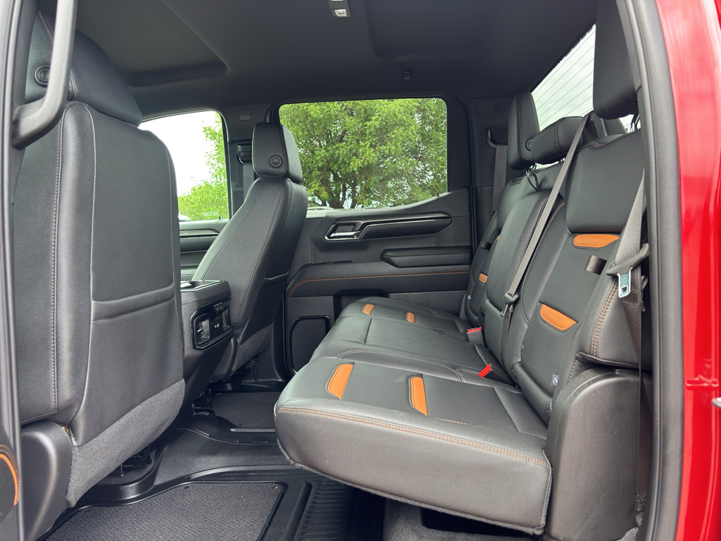 Used 2024 GMC Sierra 1500 AT4 w/ Technology Package AWD/4WD image 19