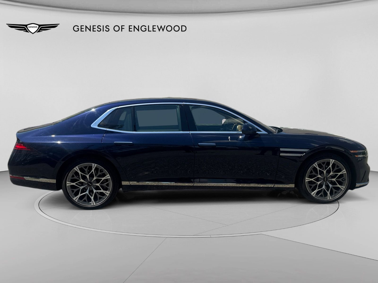Used 2025 Genesis G90 3.5T AWD/4WD image 8