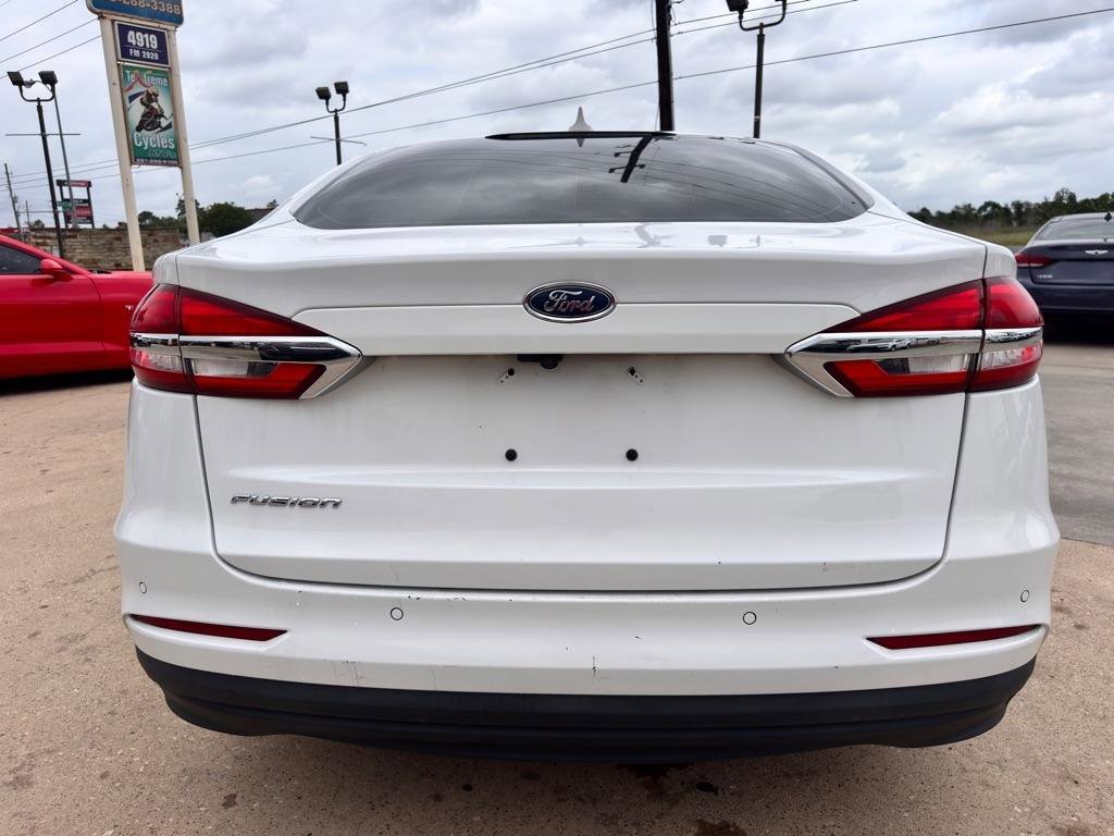 Used 2020 Ford Fusion SE FWD image 10