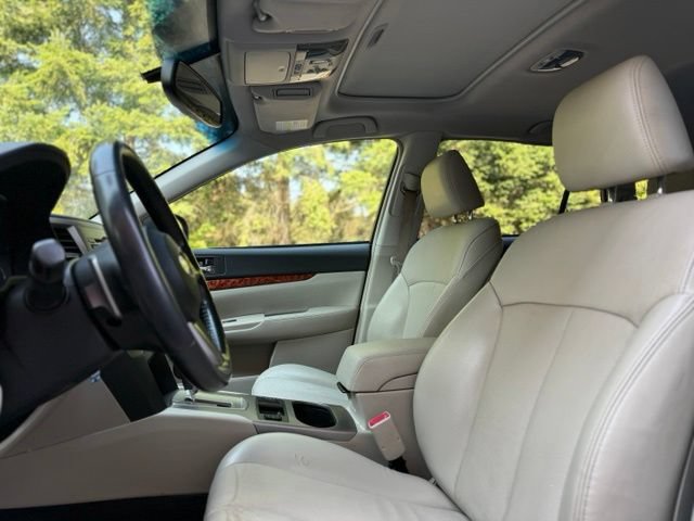 Used 2011 Subaru Outback 2.5i Limited AWD/4WD image 10