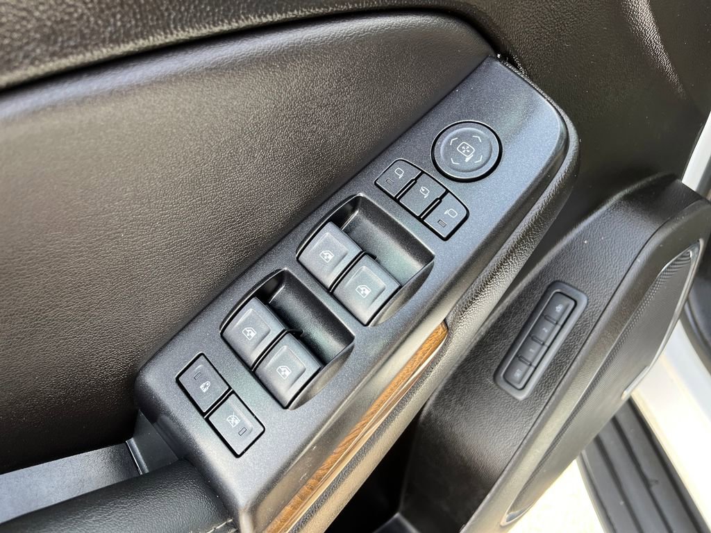 Used 2019 GMC Yukon Denali AWD/4WD image 18