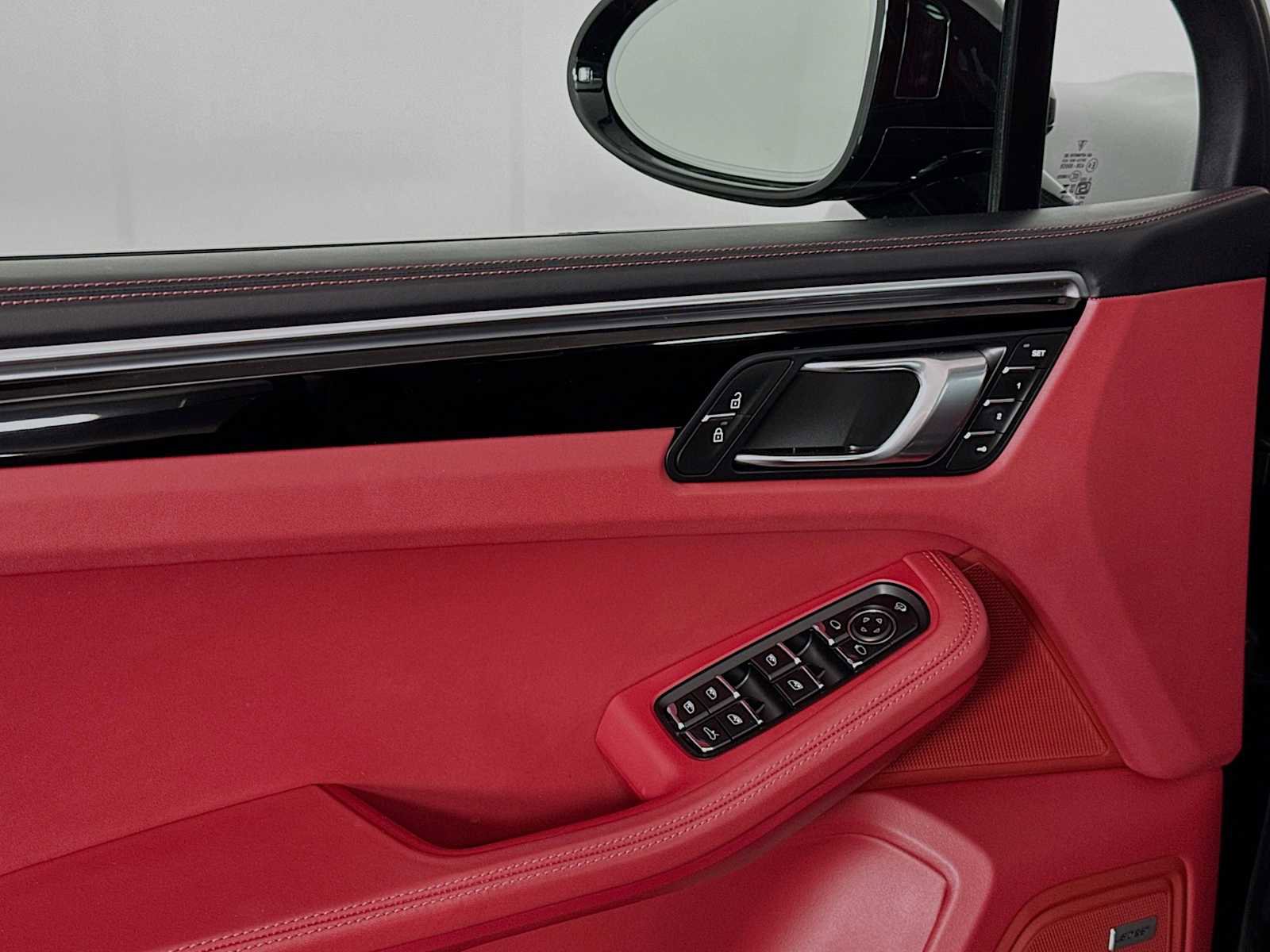 Used 2024 Porsche Macan S image 20