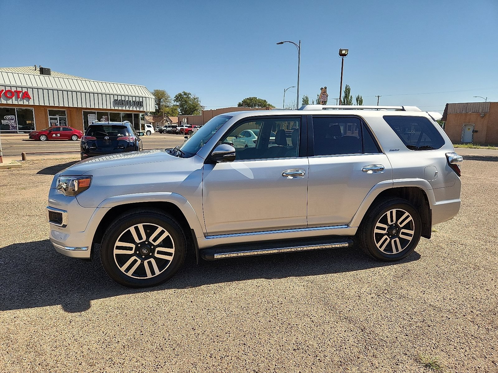 Used 2023 Toyota 4Runner Limited AWD/4WD image 2