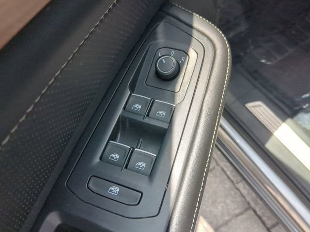 Used 2024 Volkswagen Atlas SE AWD/4WD image 19