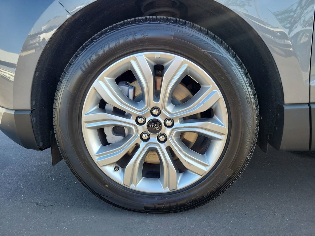 Used 2024 Ford Edge Titanium image 29