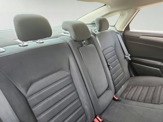 Used 2019 Ford Fusion SE FWD image 24