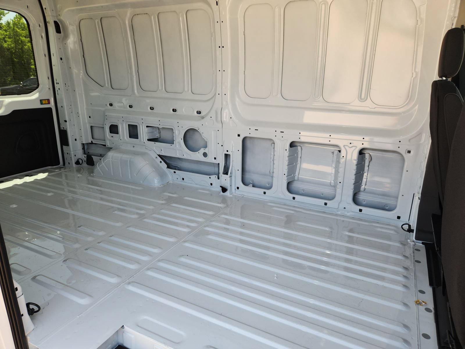 New 2026 Ford Transit 350 148 High Roof AWD image 23