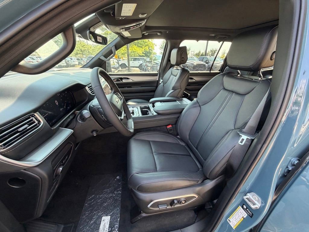 New 2026 Jeep Grand Wagoneer Limited AWD/4WD image 15
