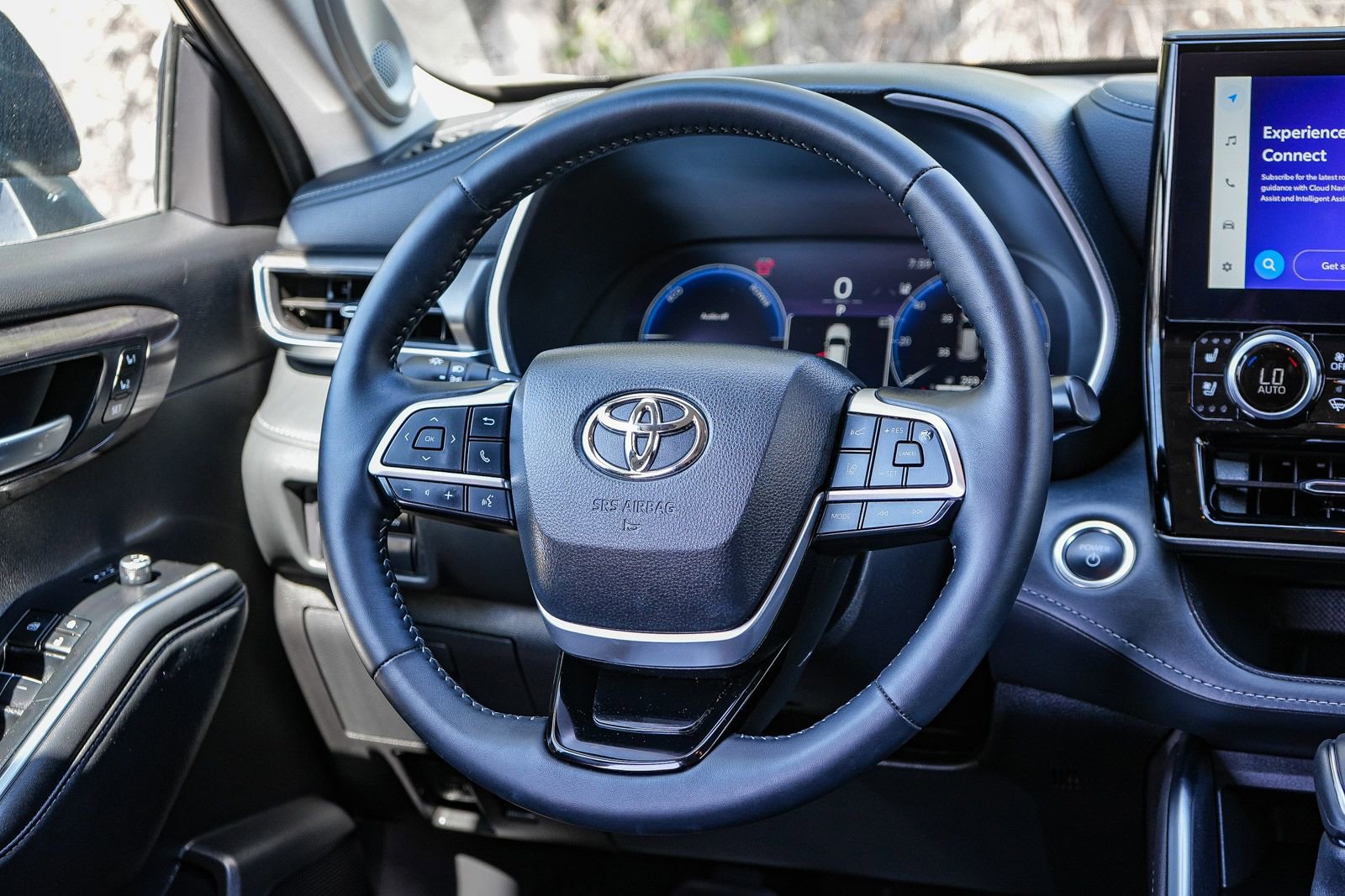 Certified 2025 Toyota Highlander Limited image 15