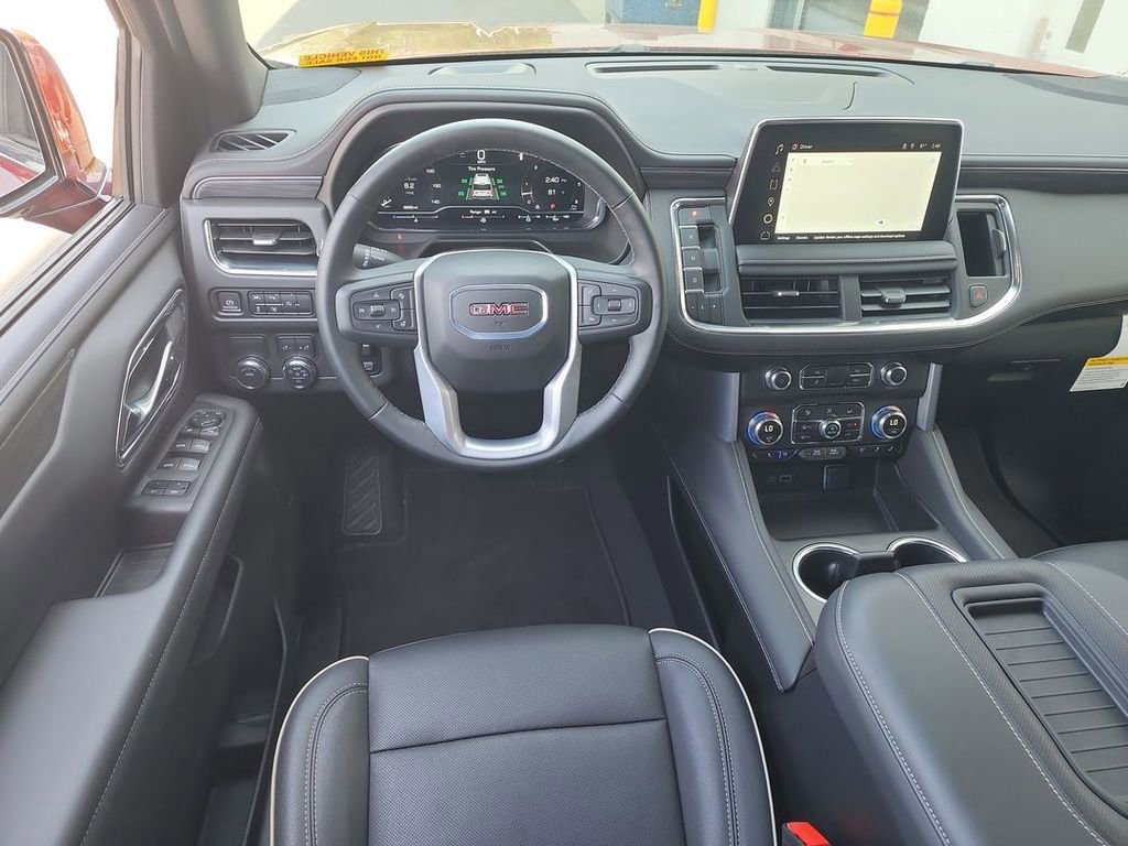 Used 2024 GMC Yukon SLT w/ SLT Premium Package image 10