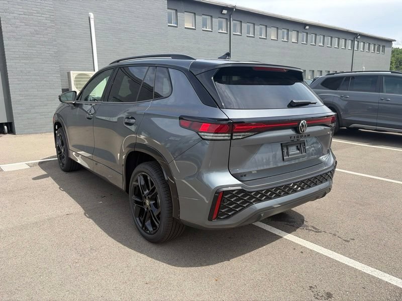 New 2026 Volkswagen Tiguan SE R-Line AWD/4WD image 8
