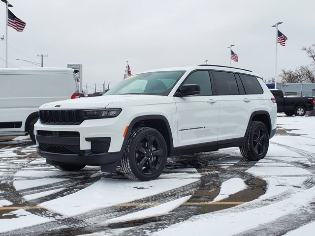 Certified 2023 Jeep Grand Cherokee L Altitude image 34