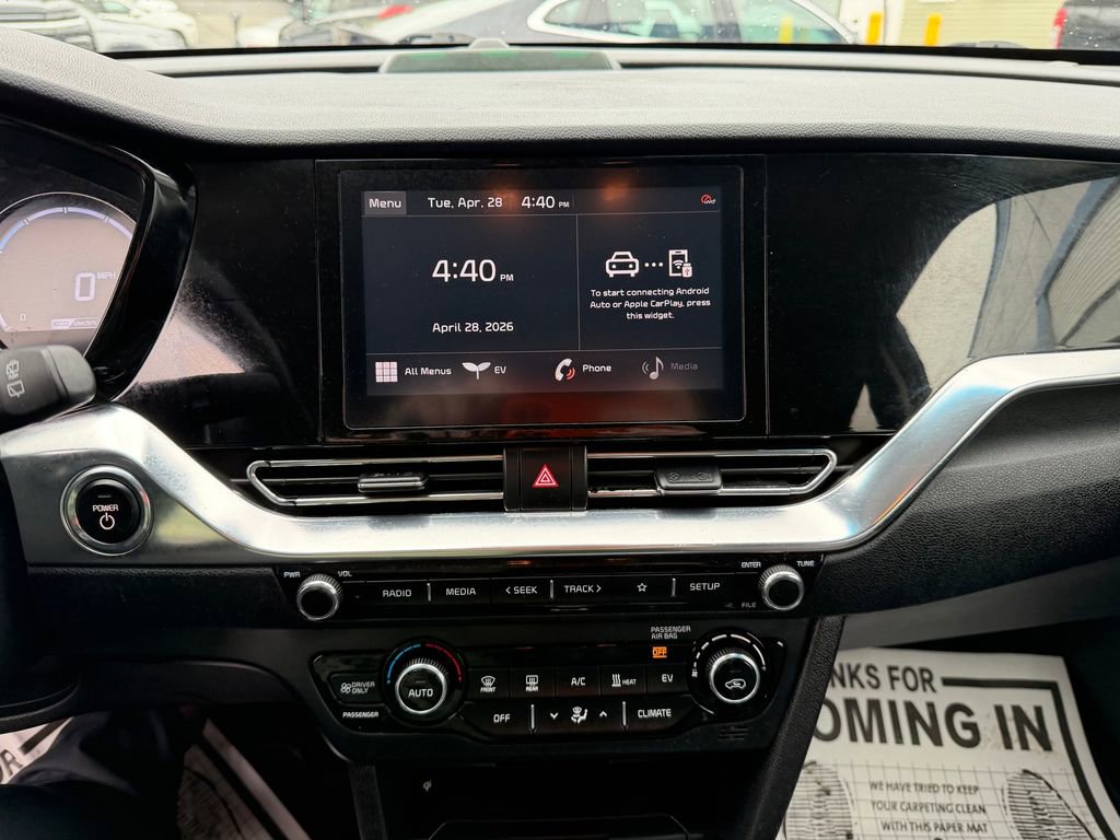 Used 2022 Kia Niro EX w/ Cold Weather Package FWD image 17