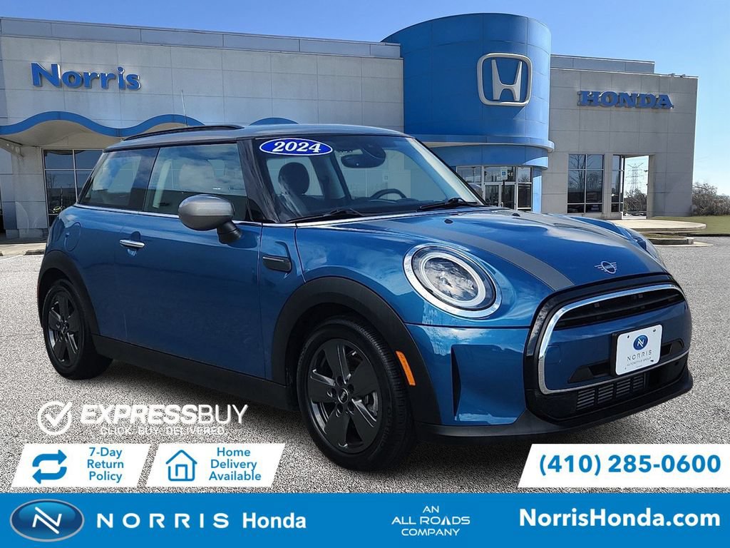 Used 2024 MINI Cooper 2-Door Hardtop FWD image 1