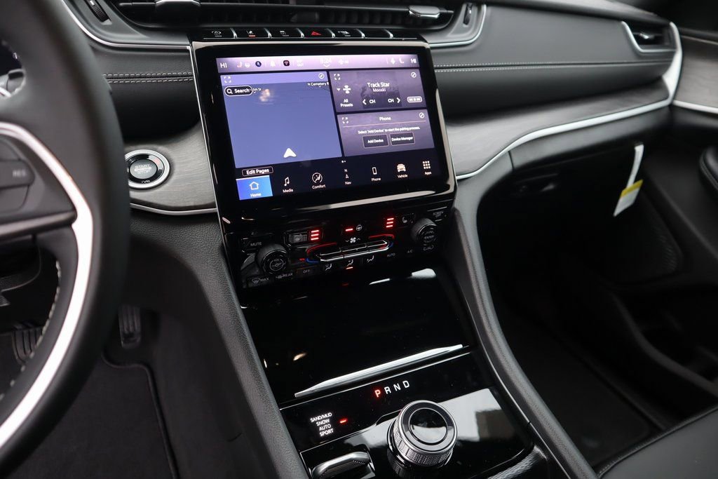 New 2025 Jeep Grand Cherokee L Limited image 5