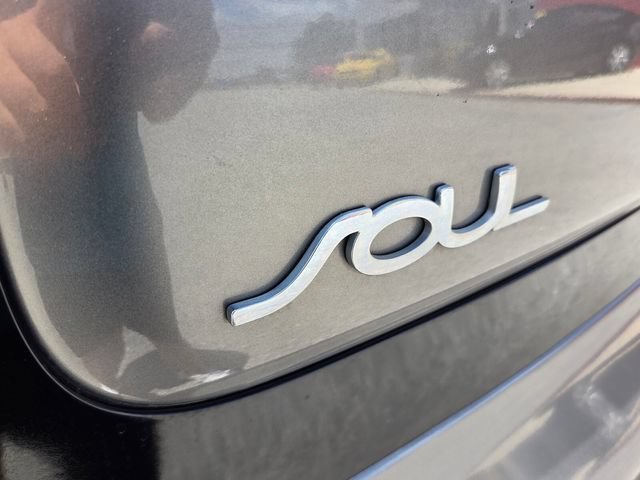Used 2016 Kia Soul FWD image 15