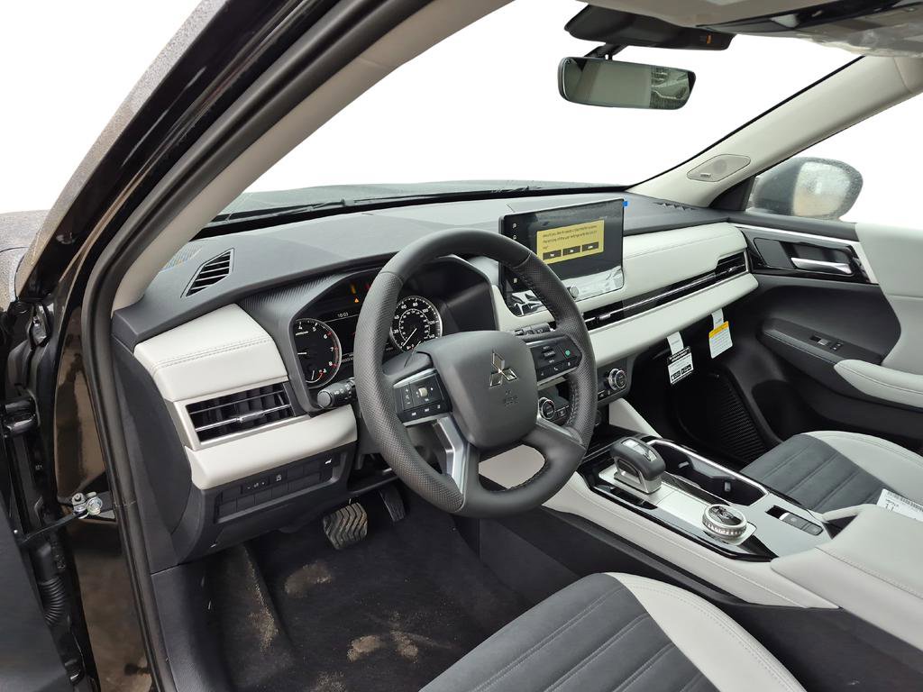 New 2026 Mitsubishi Outlander SE FWD image 15