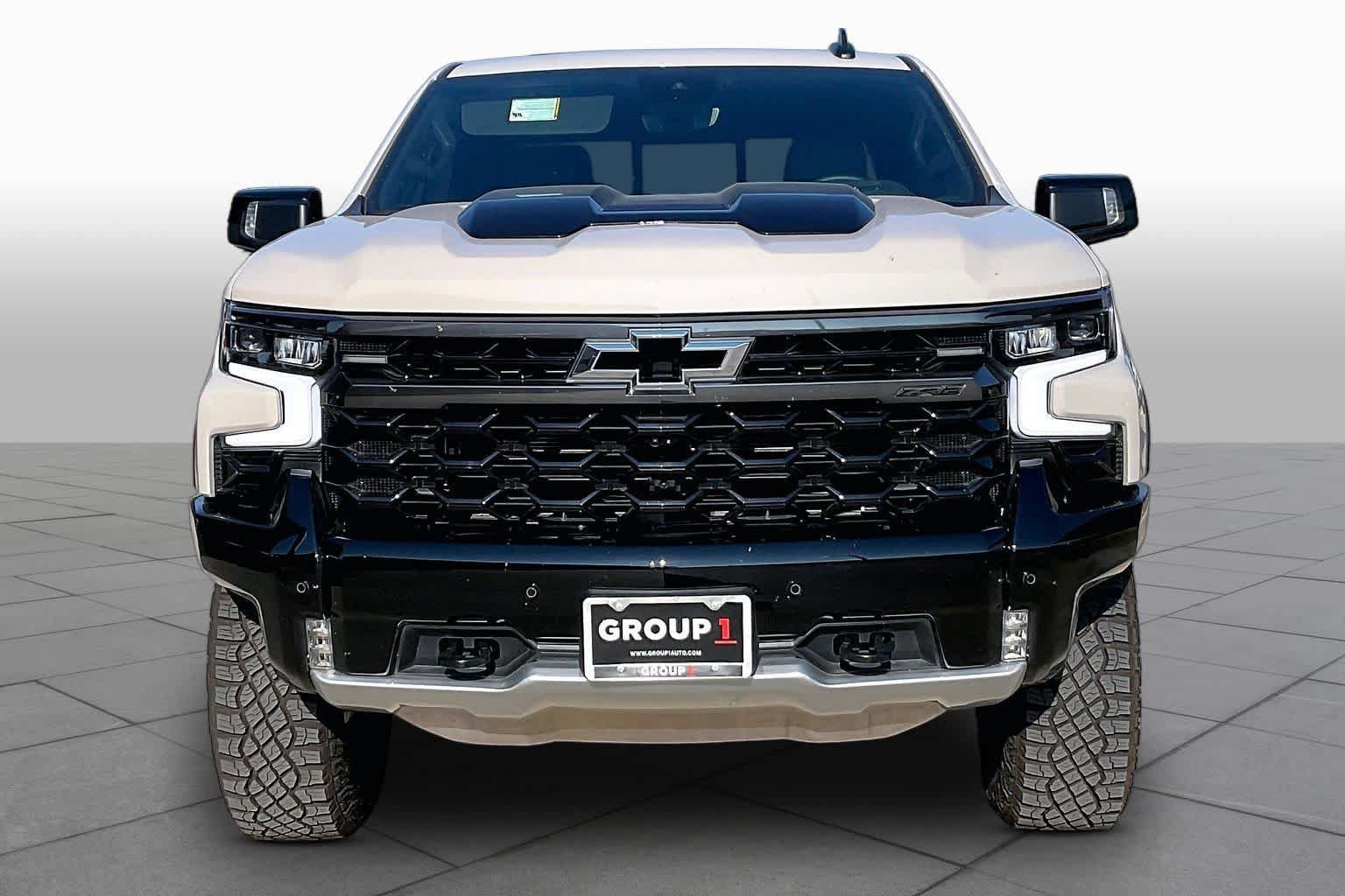 Used 2026 Chevrolet Silverado 1500 ZR2 w/ Dark Appearance Package AWD/4WD image 4