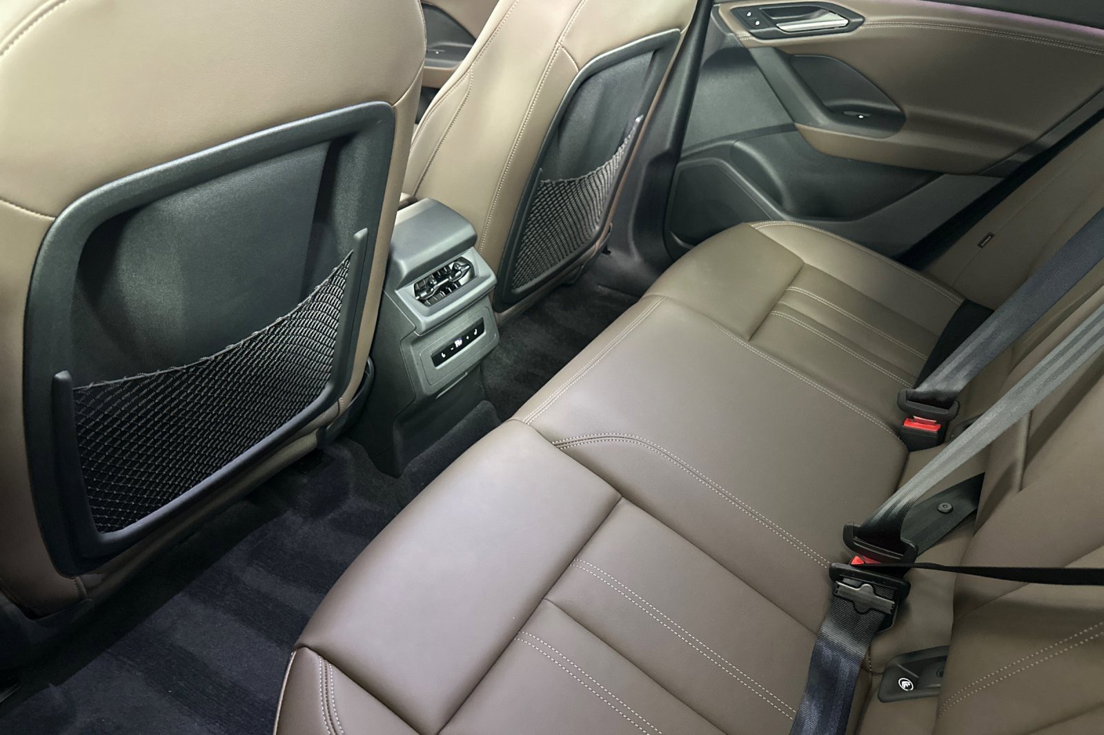 Used 2025 Audi Q6 e-tron Premium w/ Convenience Package image 11