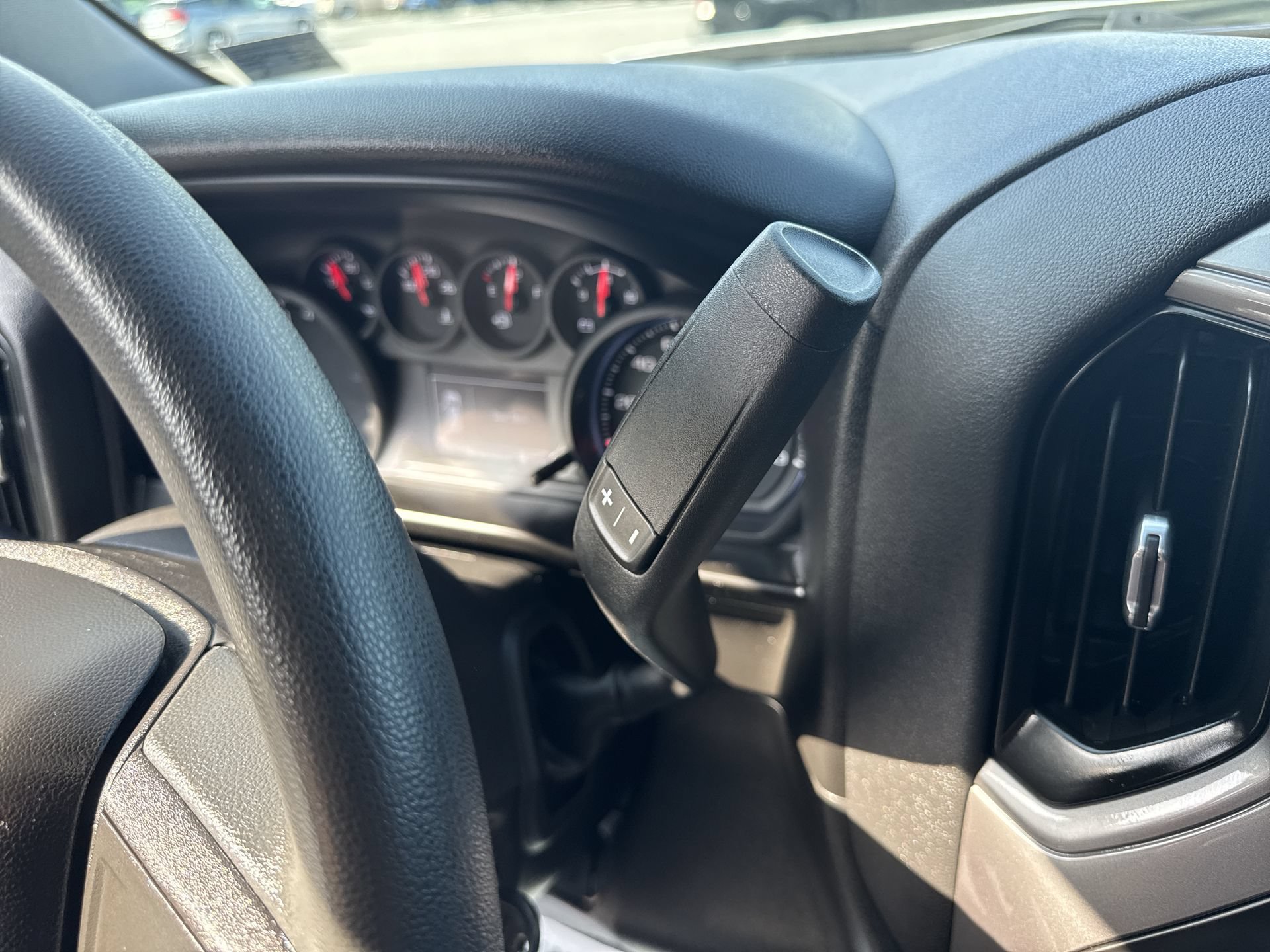 Used 2020 Chevrolet Silverado 1500 Custom w/ Custom Value Package AWD/4WD image 20