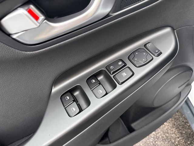 Used 2023 Hyundai Kona Limited AWD/4WD image 10