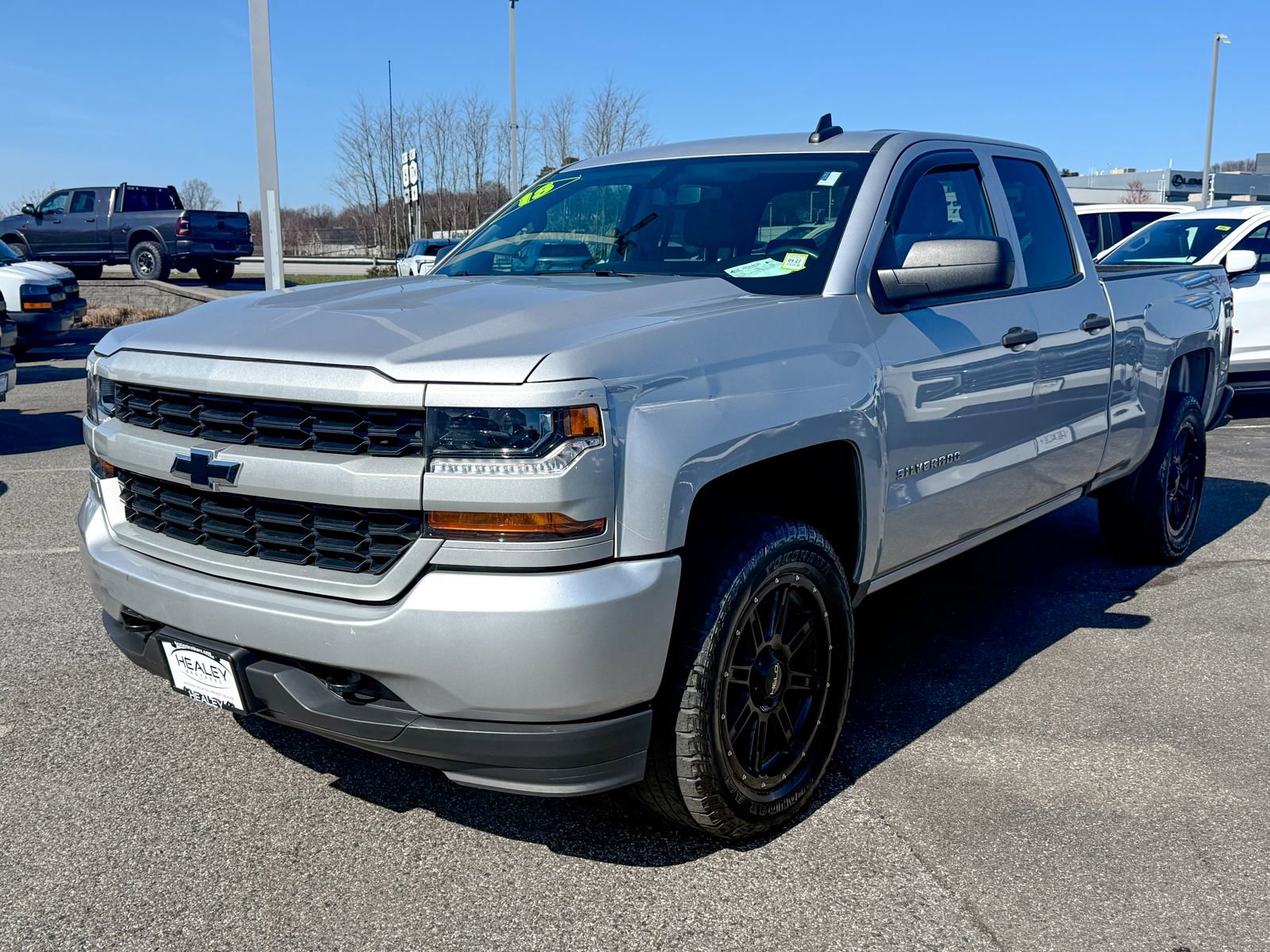 Used 2018 Chevrolet Silverado 1500 Custom w/ Custom Value Package image 3