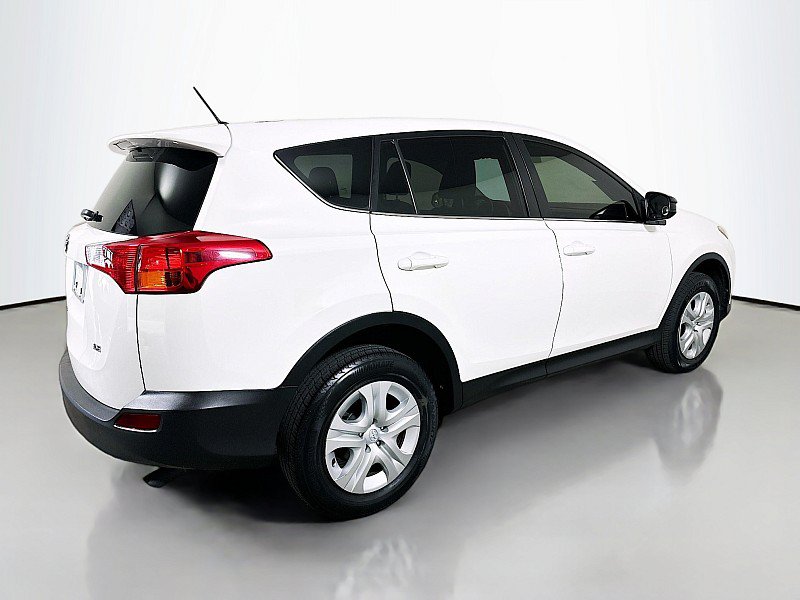 Used 2015 Toyota RAV4 LE FWD image 7
