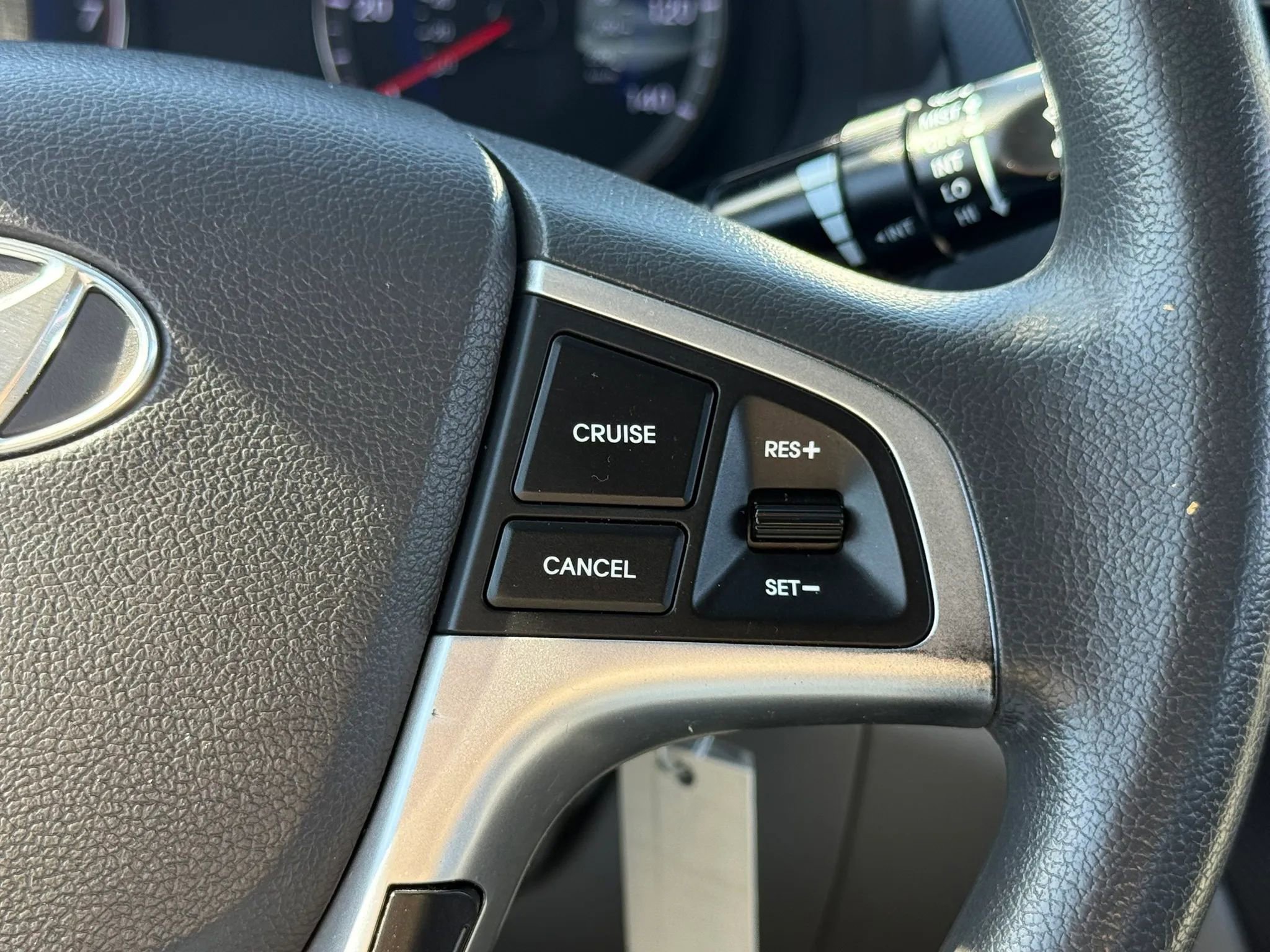 Used 2013 Hyundai Accent GLS w/ Premium Pkg FWD image 18